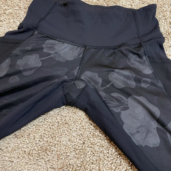 SOLD Lululemon leggings - Picture 3 of 4